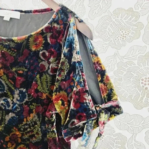 Loft Floral Velvet Cold Shoulder Tied Blouse M 3347 - Picture 3 of 7
